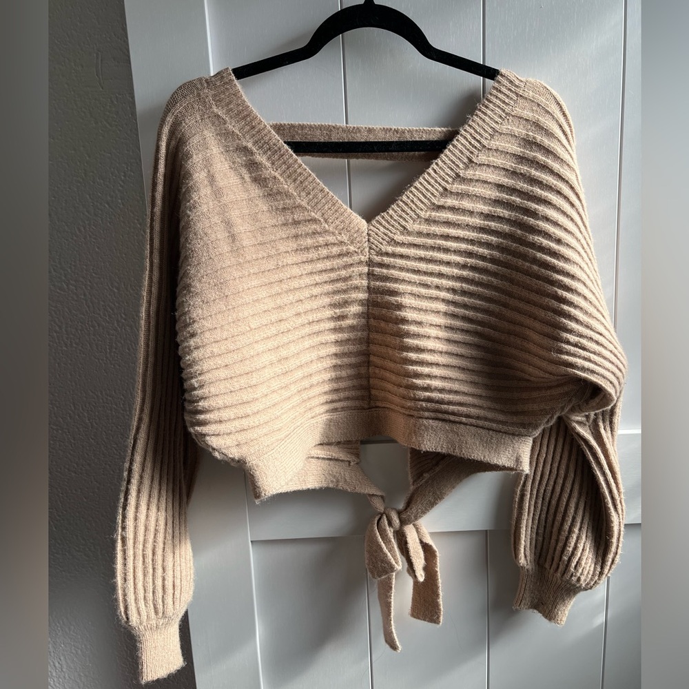 Ribbed V neck cropped mocha sweater